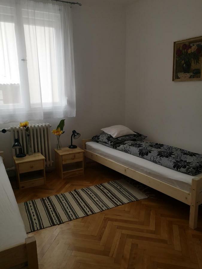 Отель Dora Apartman Эгер Экстерьер фото